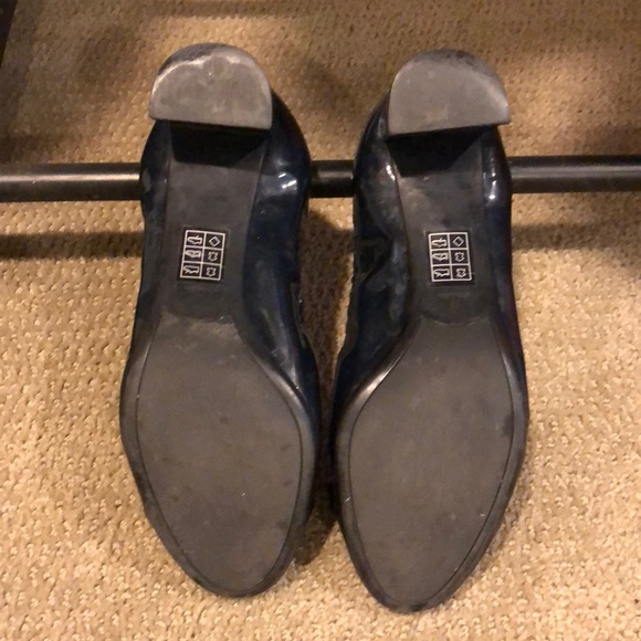 Prada pump - navy and black patent leather - Picture 5 of 5